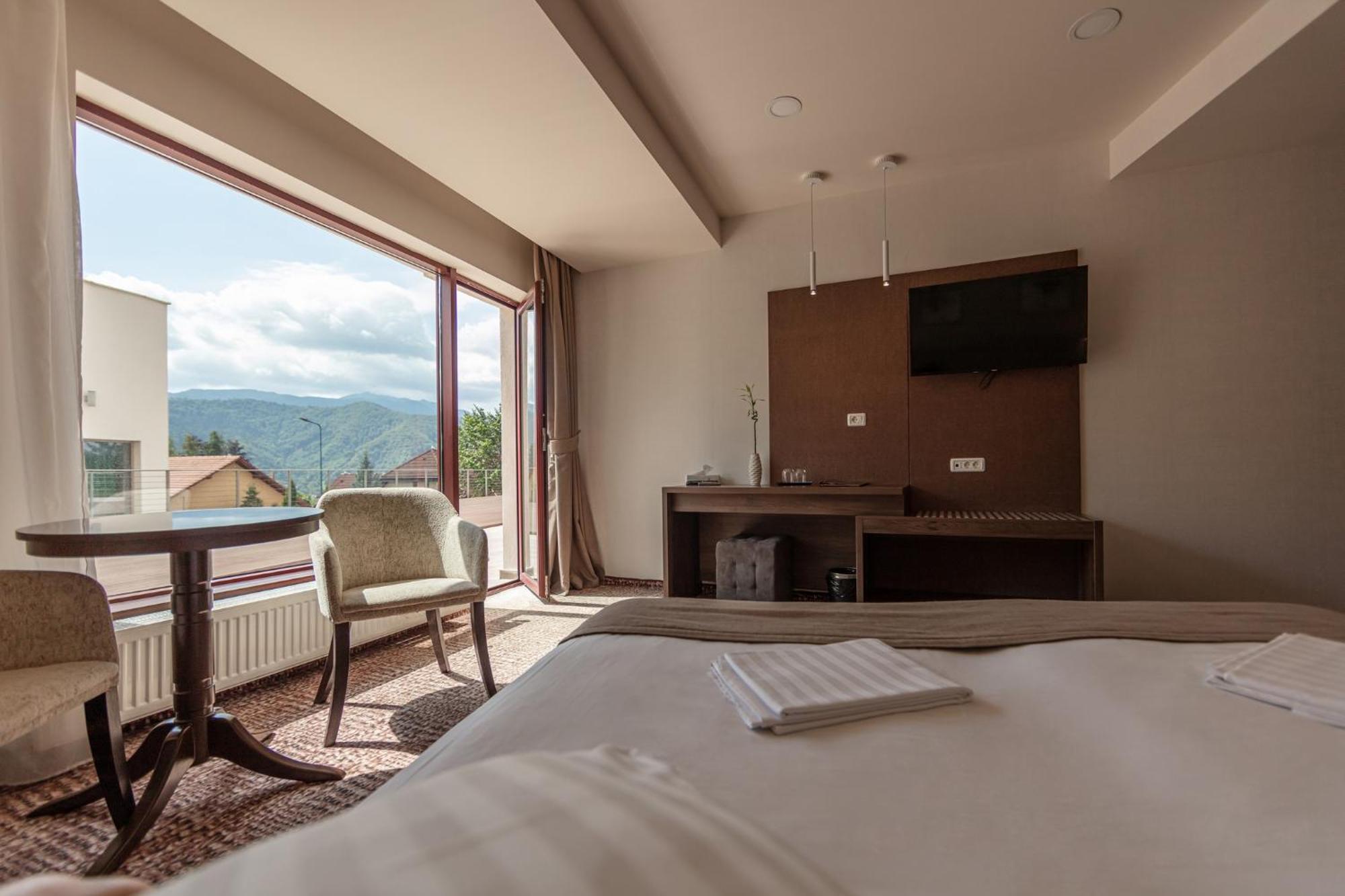 Grand Hotel Belvedere Braşov Esterno foto
