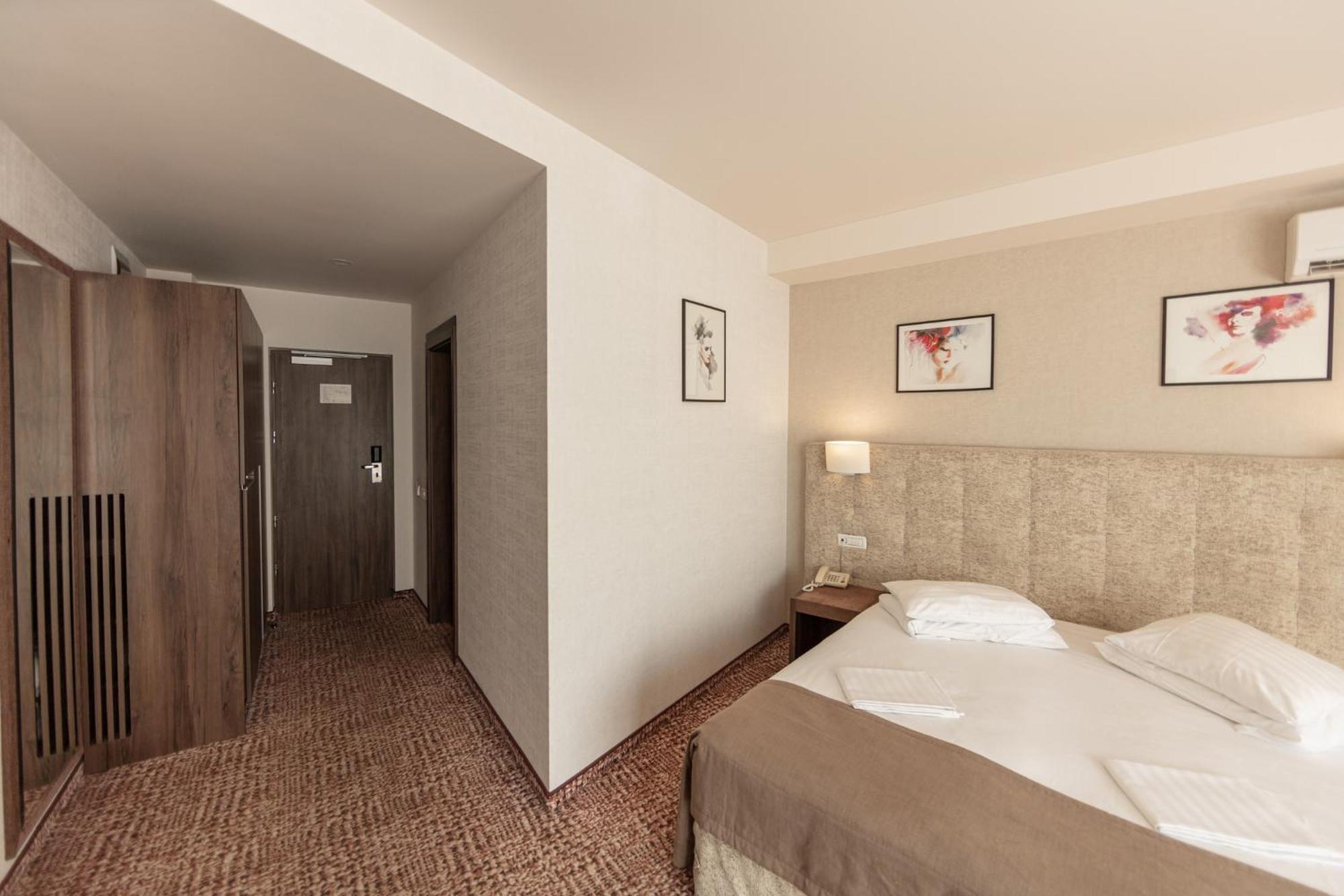 Grand Hotel Belvedere Braşov Esterno foto