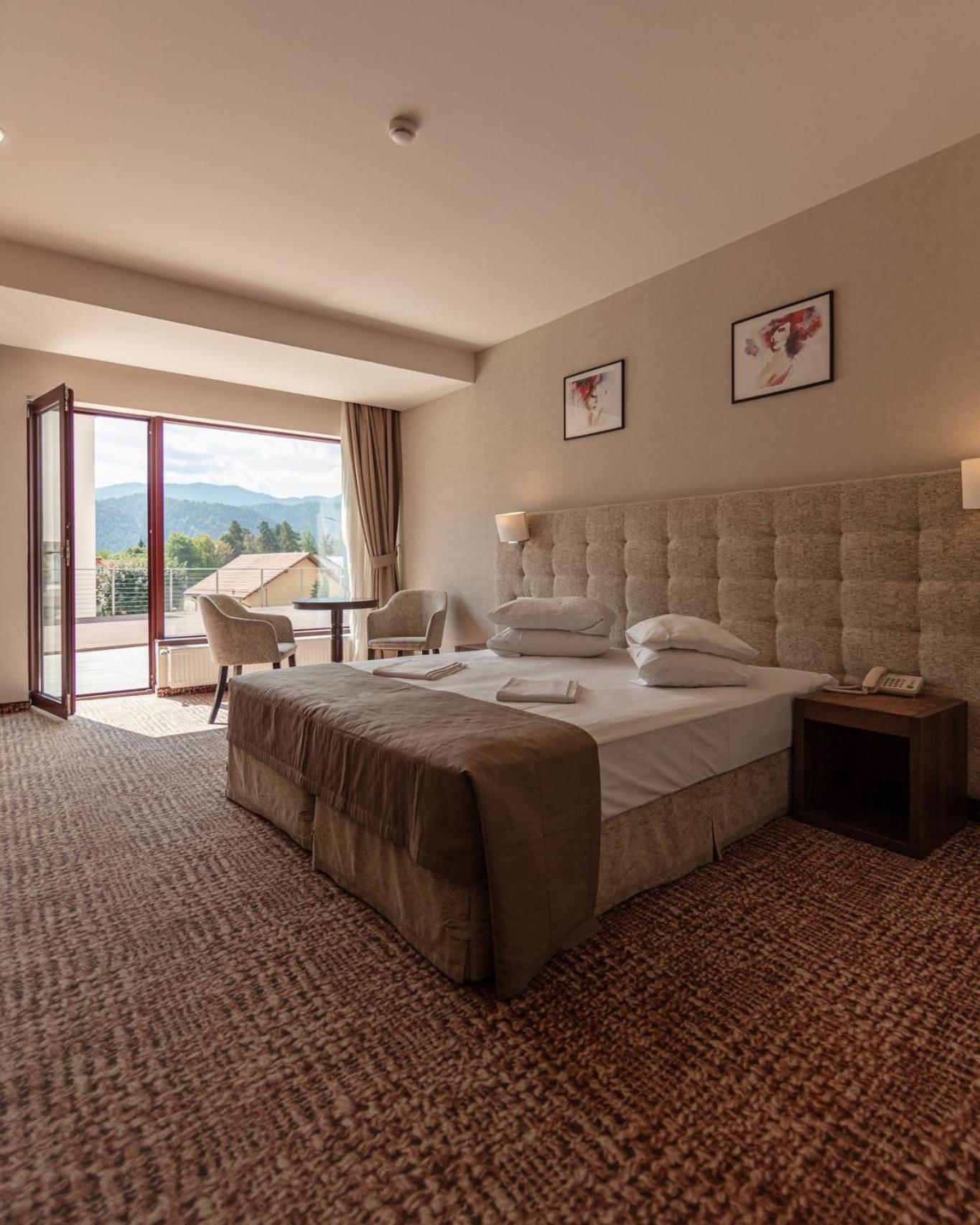 Grand Hotel Belvedere Braşov Esterno foto